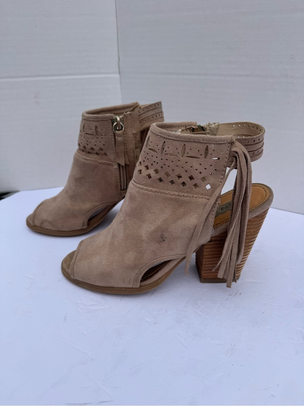 Not Rated Women’s Size 8 Taupe Fringe Peep Toe Wedge Booties Boho Cutout